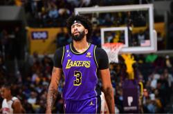 包含浓眉哥复出首战，威金斯状态火爆，老鹰成为焦点！的词条